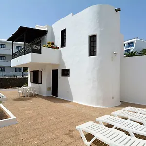 Villa 3br House - Solarium & Shower Terrace, Puerto del Carmen (Lanzarote)